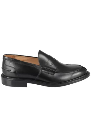 Black Leather Moccasin With Pointed Toe Design