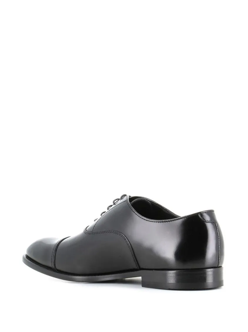 High-Shine Black Oxford Shoes With Lace-Up Fastening